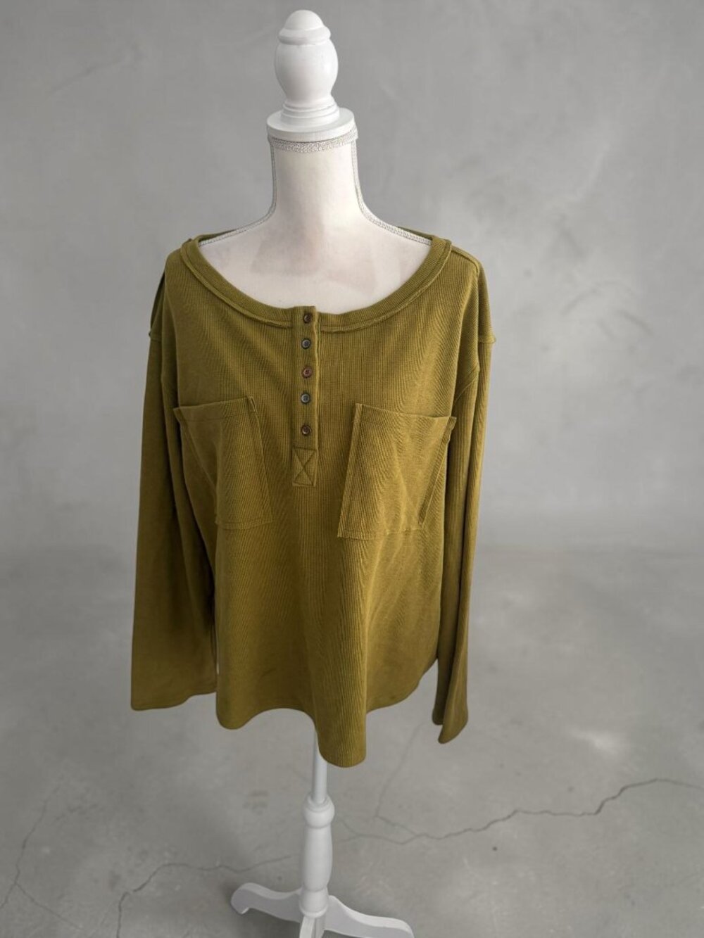 POL Waffle Knit Martini Green Long Sleeve Top Size Large
